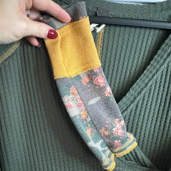 Free People We The Free Lovin Leopard Green Thermal Waffle Womens Sz S Tunic Top - Picture 7 of 7